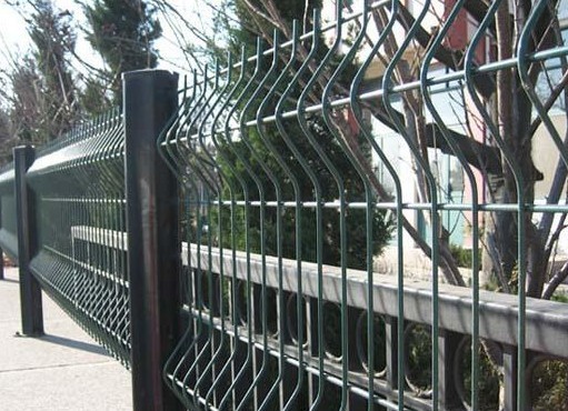 河北三角折彎護欄網 價格、廠家與選購指南