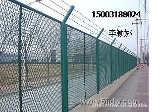 安平縣兆鑫網欄廠 專業制造雙邊絲、三折彎與小區護欄網，品質與服務的雙重保障